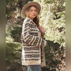 Vintage 70's TUNDRA Pure Virgin Wool Sweater | Size Large